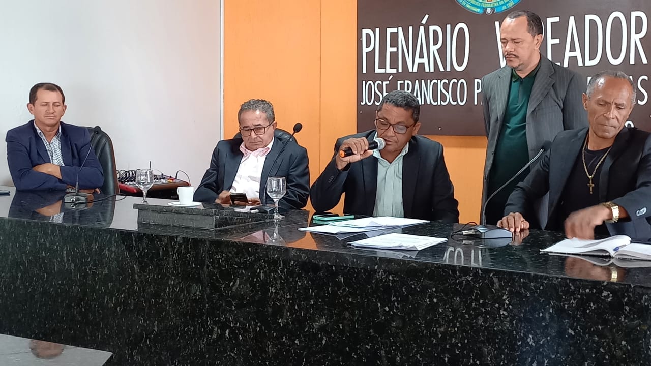 EM SESSÃO ORDINÁRIA VEREADORES APROVAM CINCO PROJETOS DE LEIS E TRÊS INDICAÇÕES