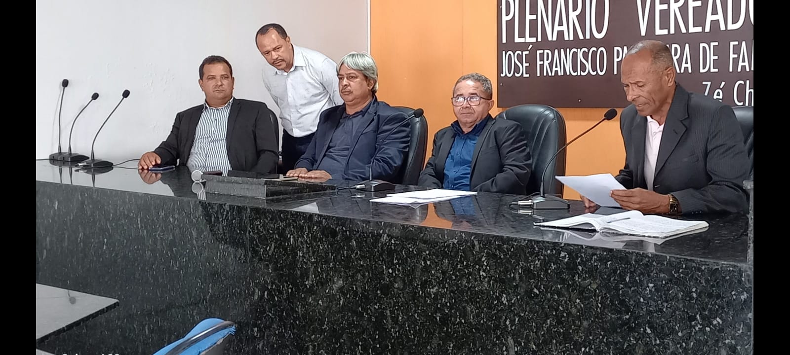 VEREADORES APROVAM PROJETOS DE LEIS DE AUTORIA DO PODER EXECUTIVO.