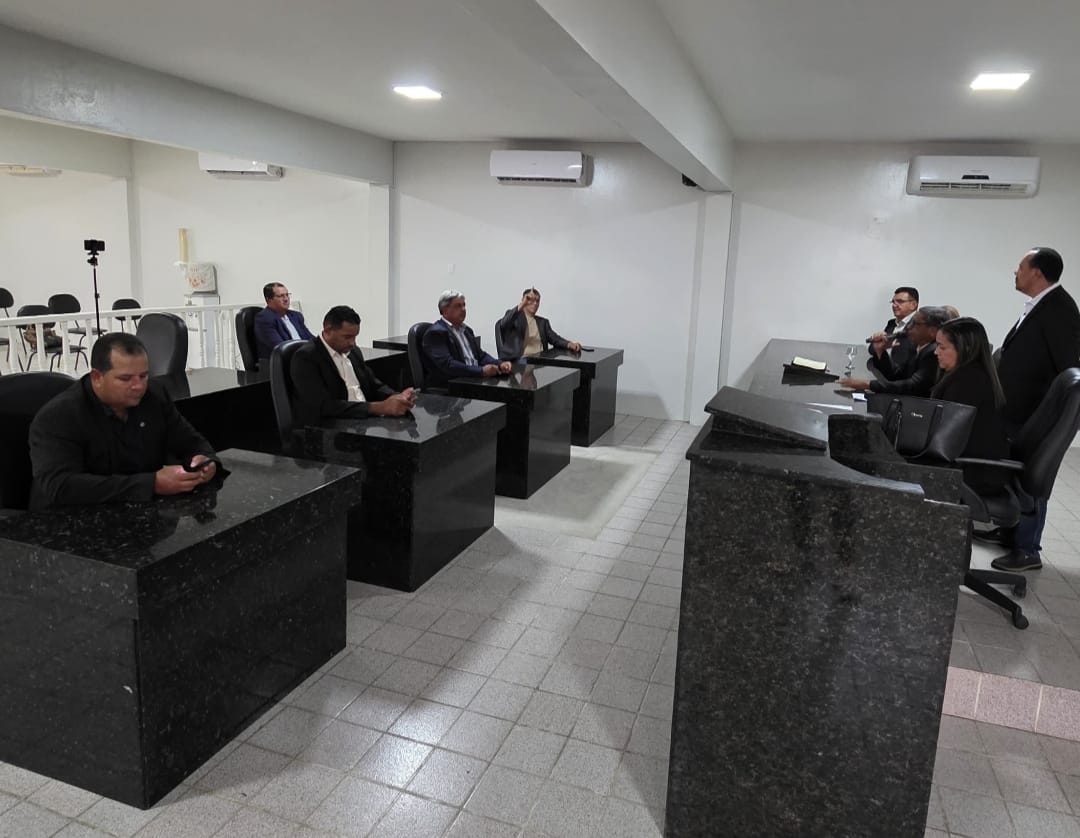 Em sessão extraordinária, vereadores aprovam quatro projetos de leis de autoria do prefeito Lucas Santos